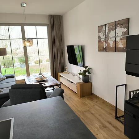 Pauline 2 Apartment